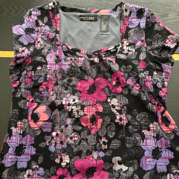 Axcess by Liz Claiborne Floral Abstract Print Short Sleeve Top Size Large EUC - Picture 9 of 11